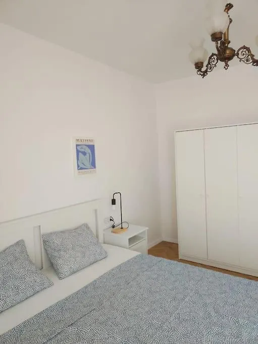 Comfy Split Apartment Near Center 0*,