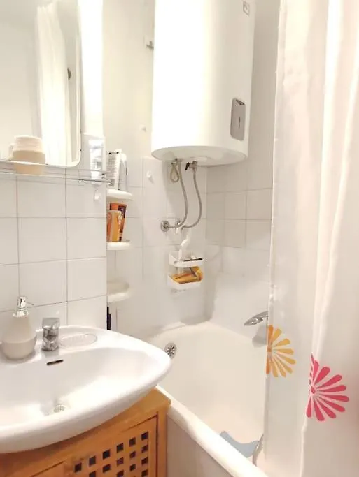Comfy Split Apartment Near Center