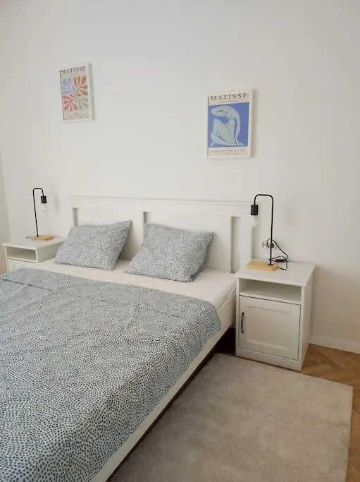 Comfy Split Apartment Near Center